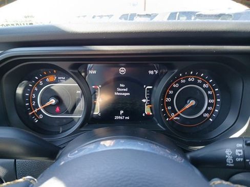 Used 2024 Jeep Wrangler Sahara image 22