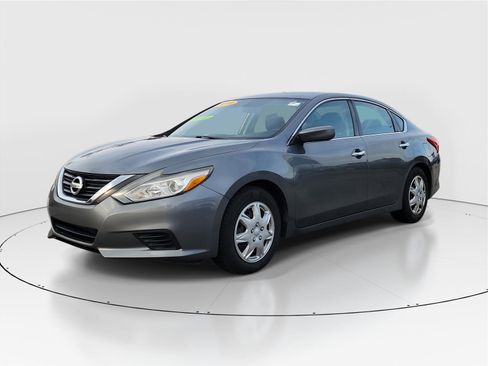 Used 2016 Nissan Altima 2.5 S w/ Power Driver Seat Package image 2