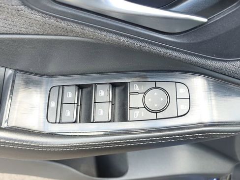 Used 2023 Nissan Rogue SV AWD/4WD image 12