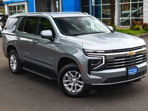 Used 2025 Chevrolet Tahoe LT AWD/4WD image 2