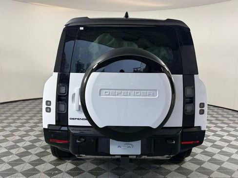 New 2026 Land Rover Defender 130 X-Dynamic SE image 7