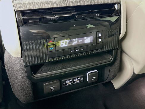 Used 2022 Jeep Wagoneer Series II w/ Premium Group I image 19