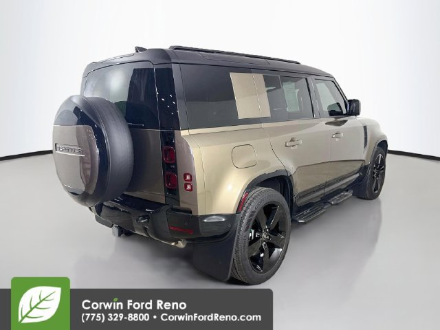 Used 2025 Land Rover Defender 110 X-Dynamic SE AWD/4WD image 8