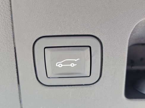Used 2019 Cadillac XT5 Luxury FWD image 16