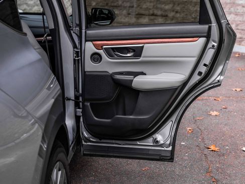 Used 2022 Honda CR-V Touring image 16