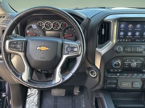 Used 2022 Chevrolet Silverado 2500 LTZ w/ LTZ Convenience Package image 9
