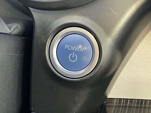 Used 2022 Toyota Sienna Limited image 28