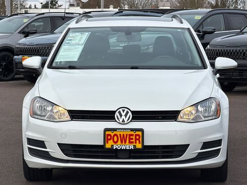 Used 2016 Volkswagen Golf Limited Edition image 9