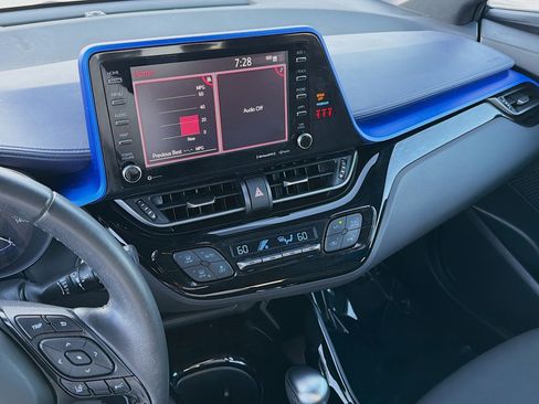 Used 2021 Toyota C-HR XLE FWD image 30