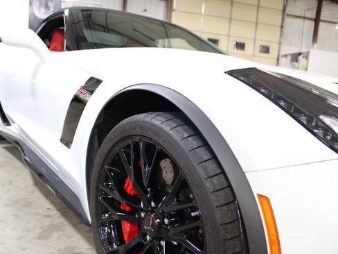 Used 2016 Chevrolet Corvette Z06 w/ 3LZ Preferred Equipment Group RWD image 13