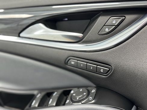 Used 2024 Buick Enclave Premium image 18