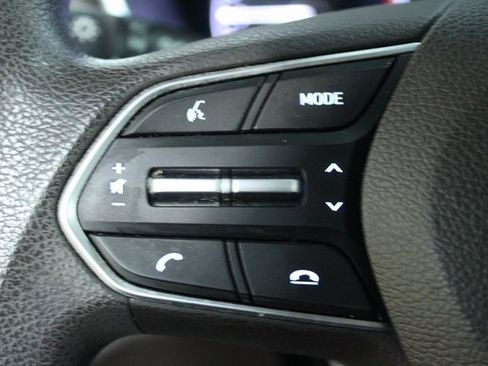 Used 2020 Hyundai Santa Fe SE image 15