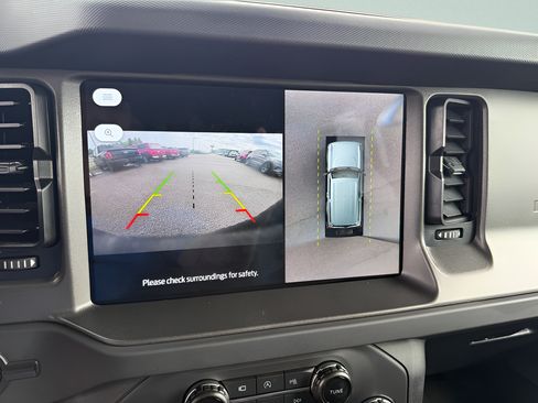 Used 2025 Ford Bronco Badlands AWD/4WD image 11