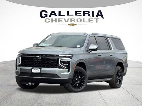 New 2026 Chevrolet Suburban LS image 2