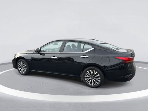 Used 2023 Nissan Altima 2.5 SV image 5