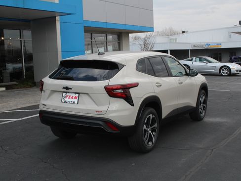 New 2026 Chevrolet Trax RS image 4