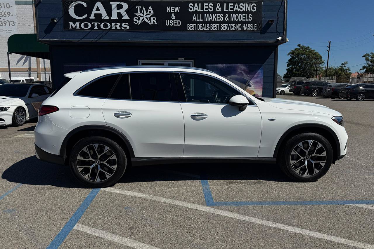 Used 2025 Mercedes-Benz GLC 350e 4MATIC image 5
