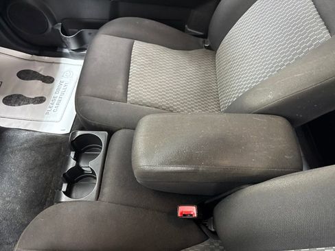 Used 2010 GMC Canyon SLE image 25