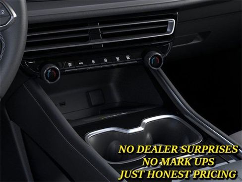 New 2026 Chevrolet Traverse LT w/ Sun and Wheel Package image 23