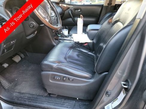 Used 2014 INFINITI QX80 4WD w/ Deluxe Touring Package image 31