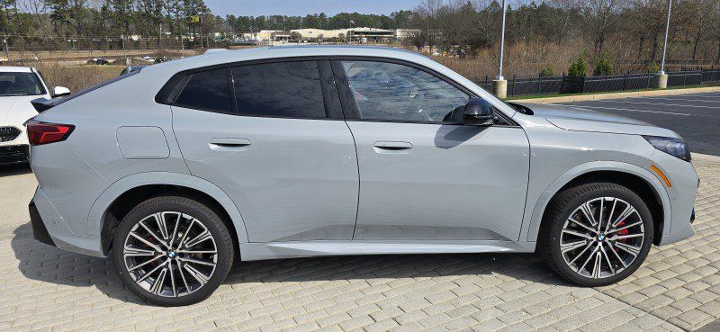 New 2026 BMW X2 xDrive28i w/ Technology Package AWD/4WD image 4