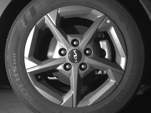 Used 2025 Kia K4 LXS image 13