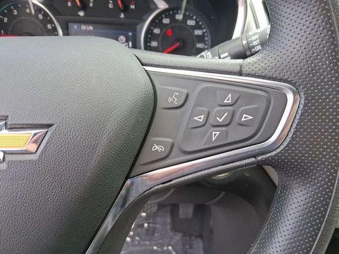 Used 2021 Chevrolet Equinox LT image 14