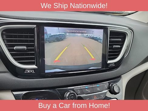 Used 2024 Chrysler Pacifica Touring-L FWD image 21