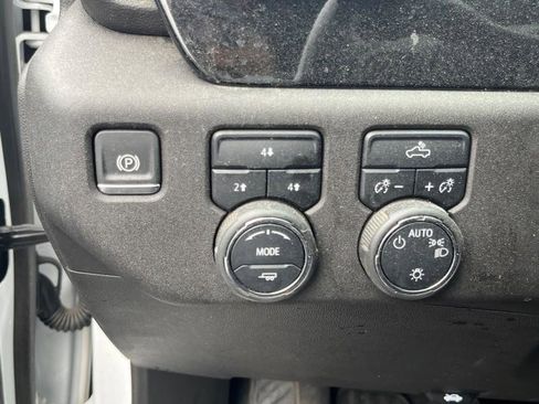 Used 2024 Chevrolet Silverado 2500 LT image 21