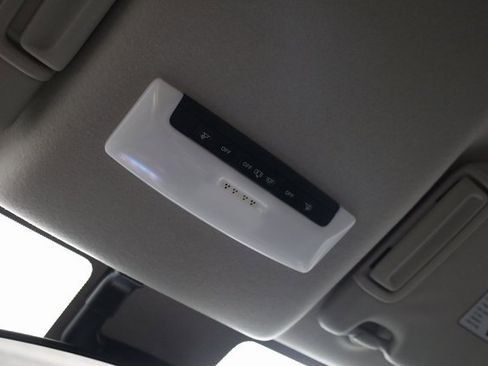 Used 2025 Nissan Versa S w/ Trunk Package image 22