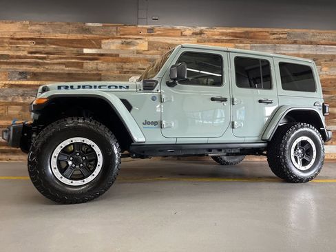 Used 2024 Jeep Wrangler Unlimited Rubicon 4xe image 59
