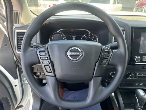 Used 2024 Nissan Frontier SV image 14