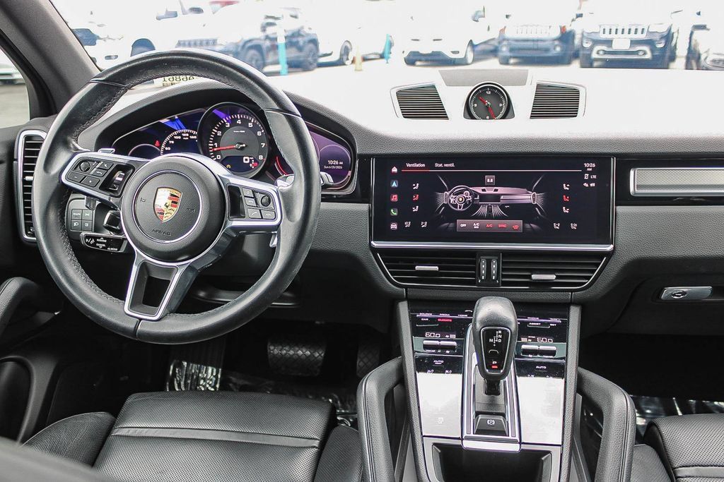 Used 2022 Porsche Cayenne Platinum Edition AWD/4WD image 14