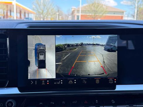 Used 2026 Chevrolet Silverado 1500 LT Trail Boss w/ LT Trail Boss Premium Package AWD/4WD image 33