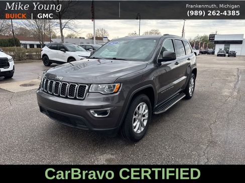 Used 2021 Jeep Grand Cherokee Laredo image 1