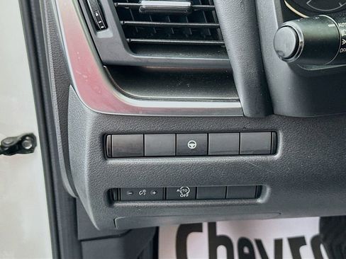 Used 2023 Nissan Rogue SV AWD/4WD image 10