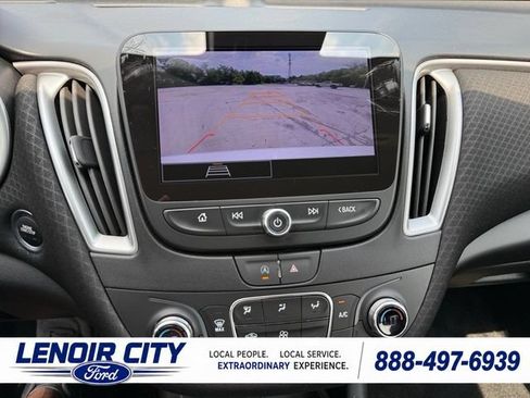 Used 2024 Chevrolet Malibu LT FWD image 24