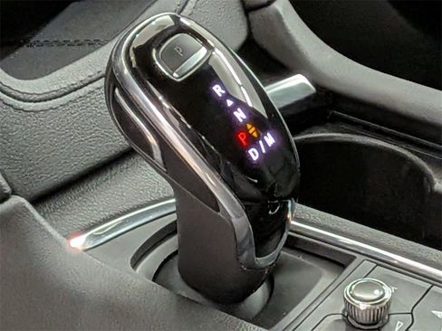 Used 2020 Cadillac XT5 Premium Luxury image 25