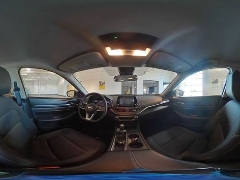 Used 2025 Nissan Altima 2.5 SV FWD image 41