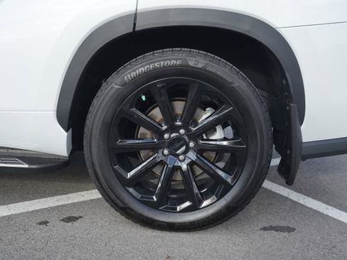 Used 2024 Toyota Highlander LE image 44