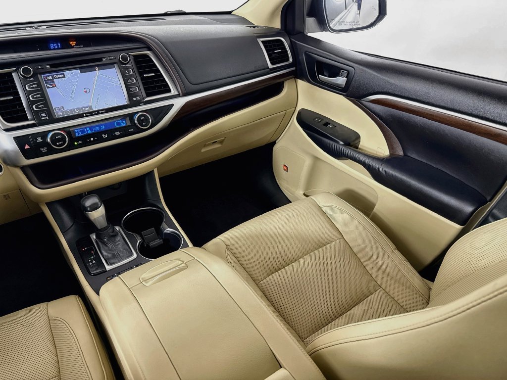 Used 2016 Toyota Highlander Limited FWD image 25