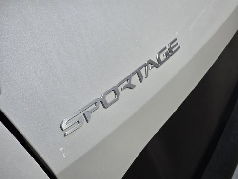 Certified 2024 Kia Sportage LX image 16