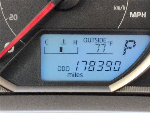Used 2014 Toyota RAV4 XLE AWD/4WD image 14