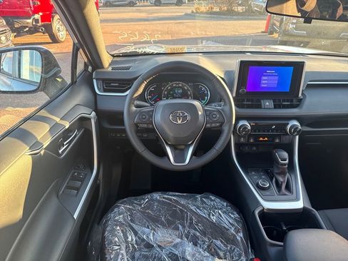 New 2025 Toyota RAV4 SE image 11
