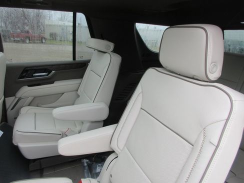 New 2026 GMC Yukon Denali image 13