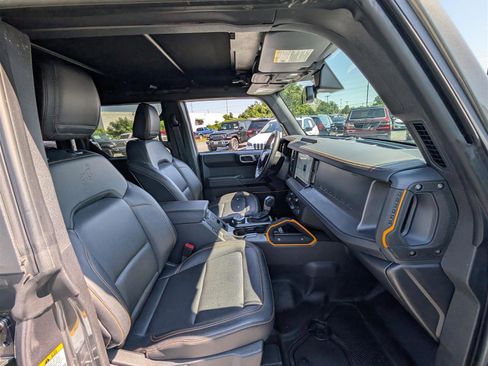 Used 2024 Ford Bronco Badlands image 11