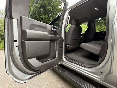 Used 2024 Chevrolet Silverado 2500 Custom w/ Custom Value Package AWD/4WD image 18