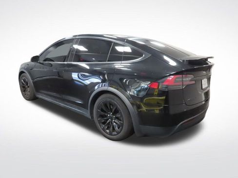 Used 2017 Tesla Model X image 3