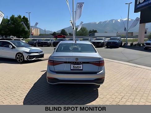 Used 2025 Volkswagen Jetta SE w/ Sunroof Package FWD image 6