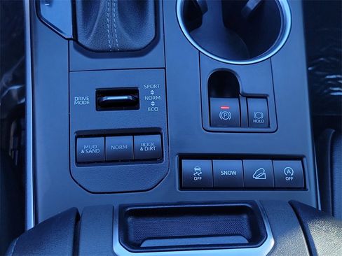 Used 2022 Toyota Highlander XLE image 13